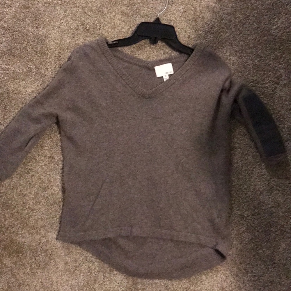 Sweater with quarter length sleeves